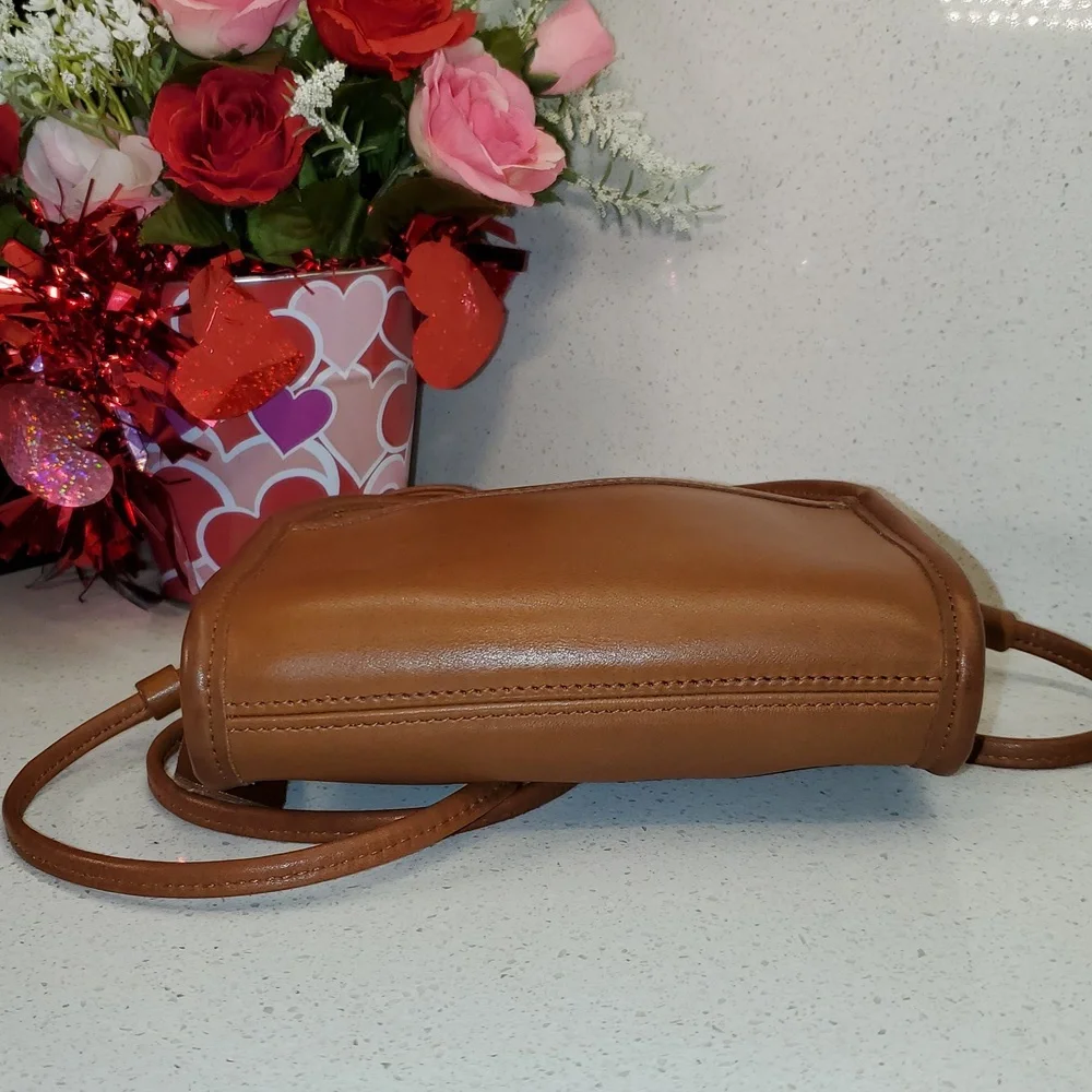 Vintage COACH Leather Crossbody